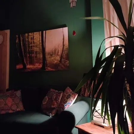Hidden Hearts & Hottub Apartament *